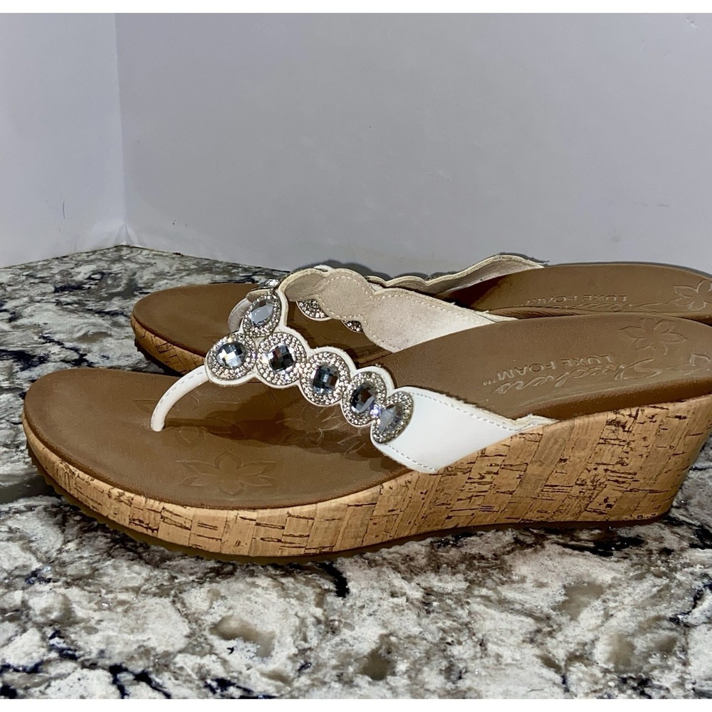 Skechers Cali Luxe Foam Size 8 White Embellished  Cork Sandals